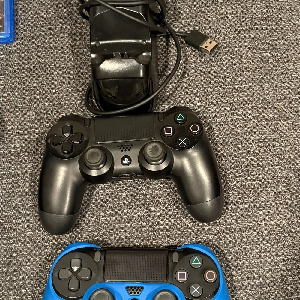 Sony PS4 Console Black and Blue DualShock Controllers